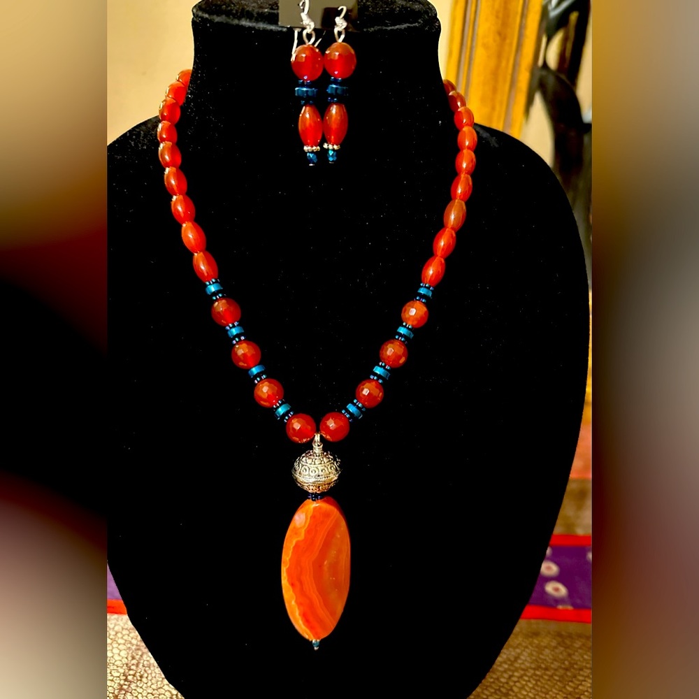 Carnelian Necklace Set.
